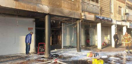 عكا: اندلاع حريق داخل محل بيع أراجيل